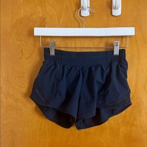 Lululemon Hotty Hot Low Rise Lined Shorts 2.5”